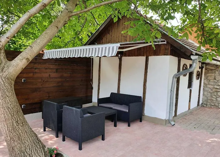 Aracsi Kishaz Apartment Balatonfured