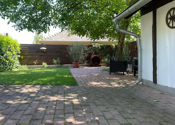 Arácsi Kisház Apartamento *