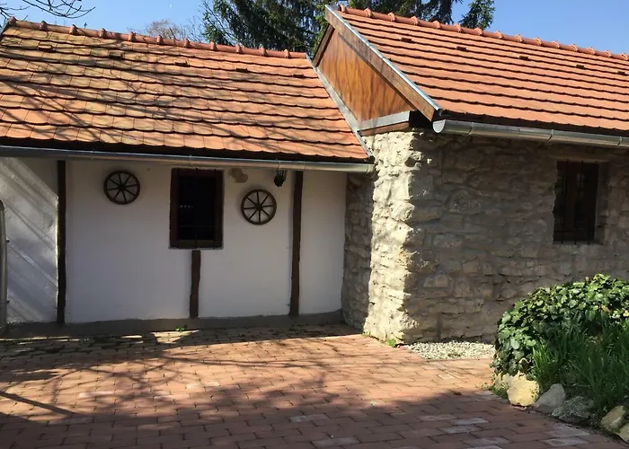 Apartamento Arácsi Kisház