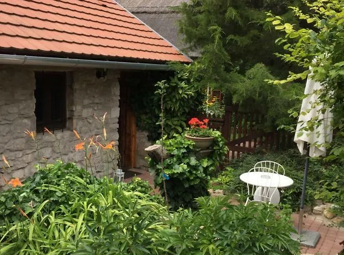 Aracsi Kishaz Apartment Balatonfured